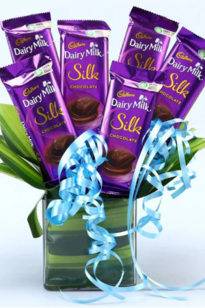 6 Dairy Milk Silk in Glass Vase – Sweet Elegance Gift