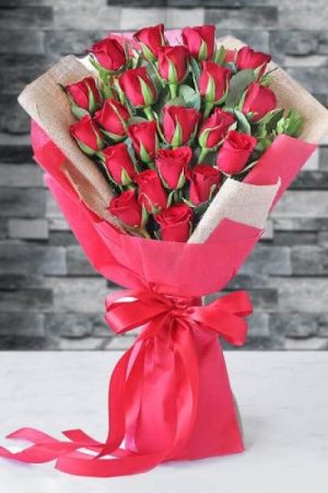 21 Red Roses Bouquet – Elegant, Romantic & Heartfelt Gift